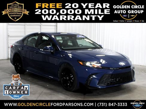 Used 2025 Toyota Camry SE FWD image 1