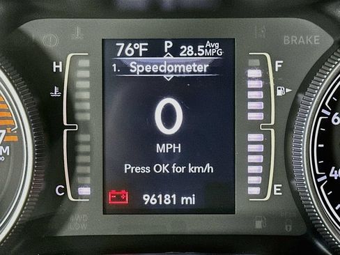 Used 2019 Jeep Cherokee Latitude Plus FWD image 15