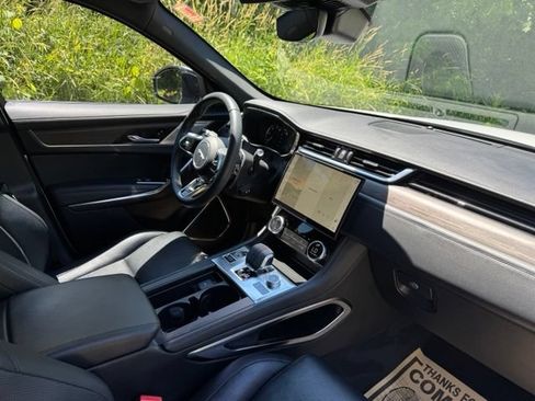 Used 2023 Jaguar F-PACE S AWD/4WD image 19