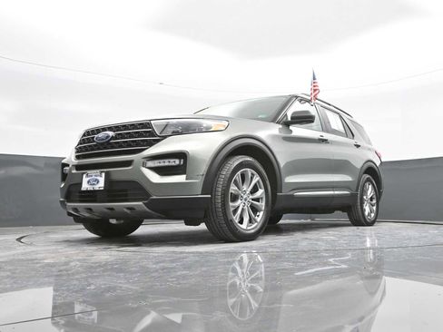 Used 2020 Ford Explorer XLT w/ Equipment Group 202A image 37