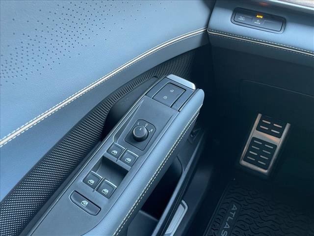 New 2027 Volkswagen Atlas SEL R-Line AWD/4WD image 14
