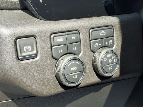 Used 2025 Chevrolet Silverado 1500 RST w/ Z71 Off-Road Package AWD/4WD image 27