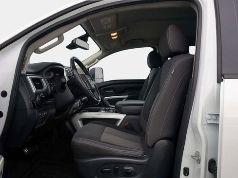 Used 2021 Nissan Titan SV w/ SV Convenience Package image 18
