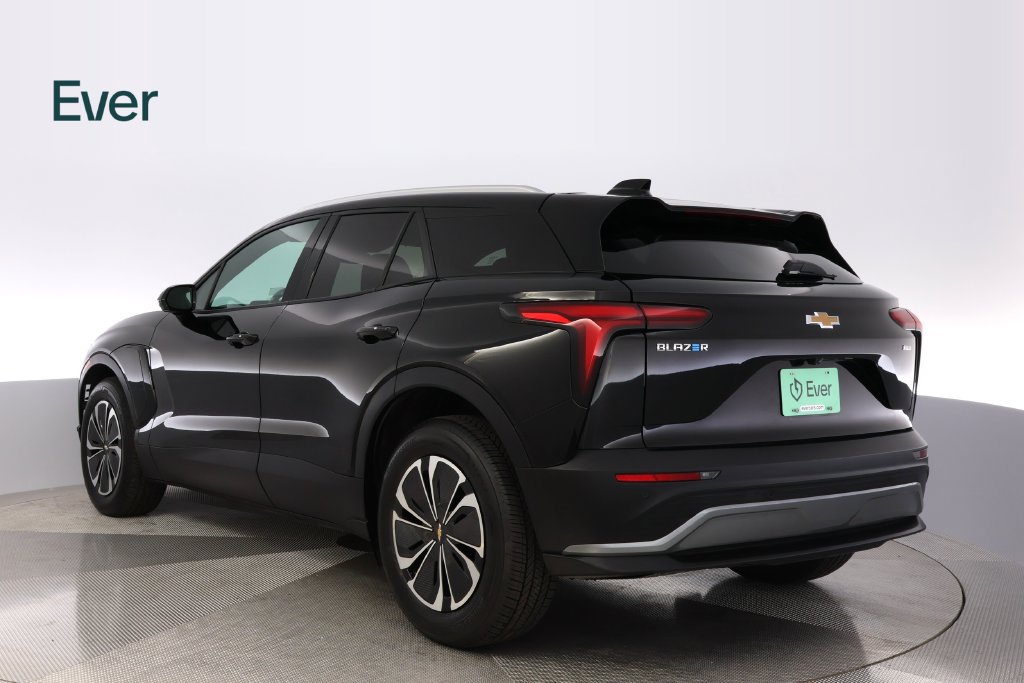 Used 2024 Chevrolet Blazer EV LT AWD/4WD image 17