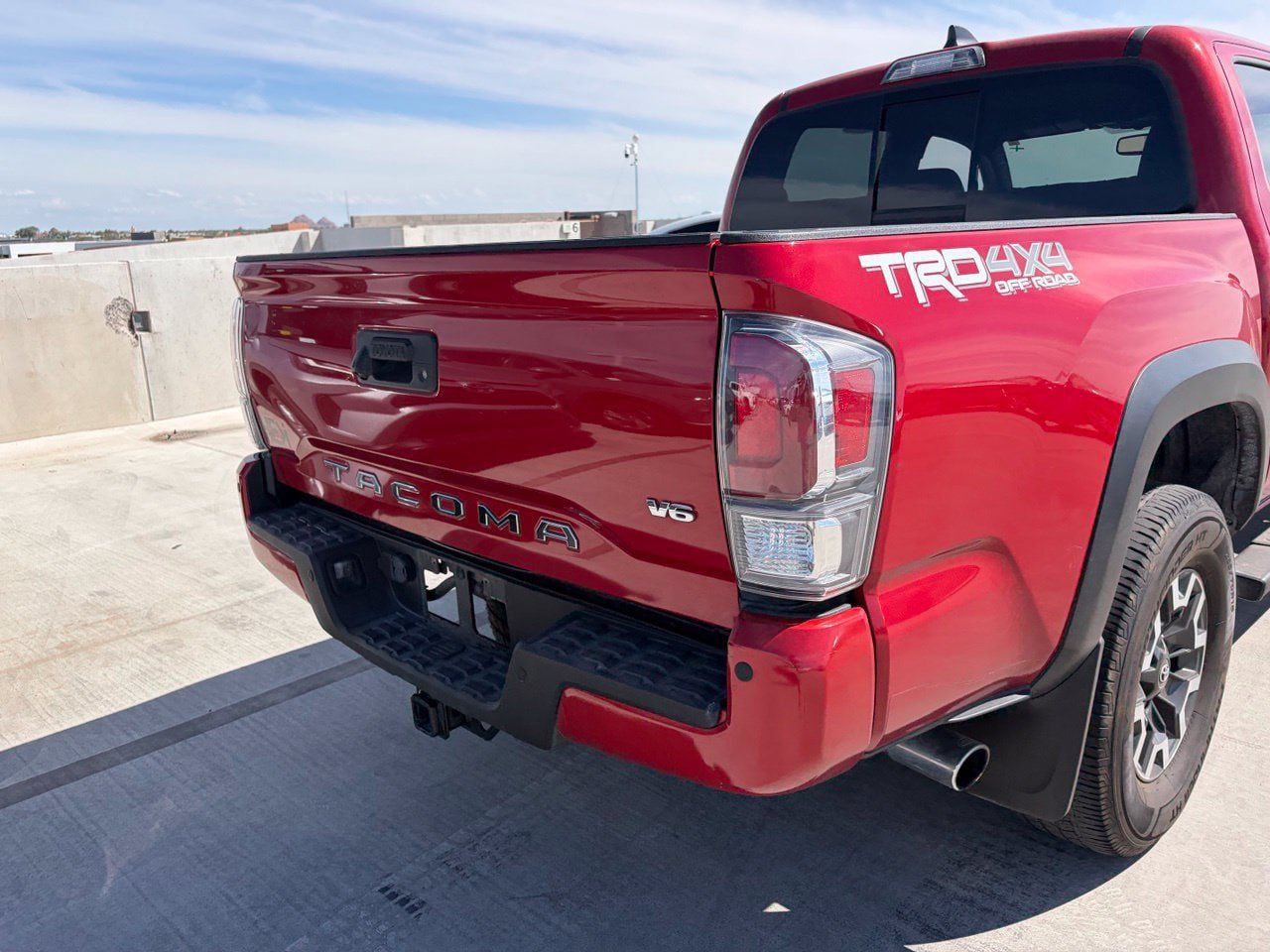 Used 2020 Toyota Tacoma TRD Off-Road w/ TRD Premium Off Road Package AWD/4WD image 4