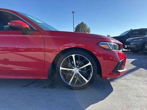 Used 2024 Honda Civic Touring image 3