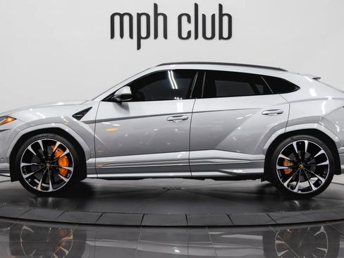 Used 2020 Lamborghini Urus image 3