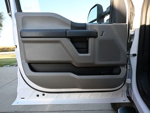 Used 2022 Ford F550 4x4 Regular Cab Super Duty image 28