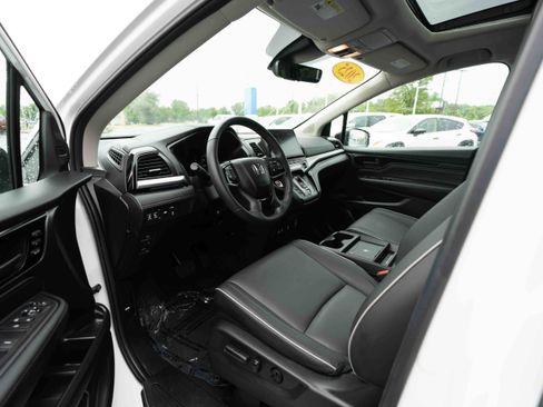 Certified 2025 Honda Odyssey Touring image 8
