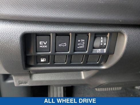 Certified 2025 Subaru Forester Premium image 19