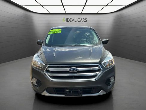 Used 2017 Ford Escape SE FWD image 8