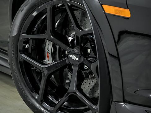 Used 2015 Chevrolet Camaro Z/28 RWD image 3