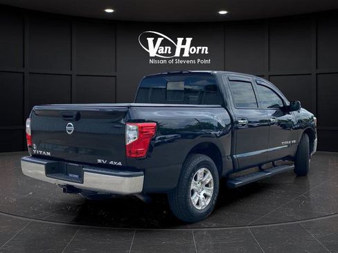 Used 2019 Nissan Titan SV AWD/4WD image 7