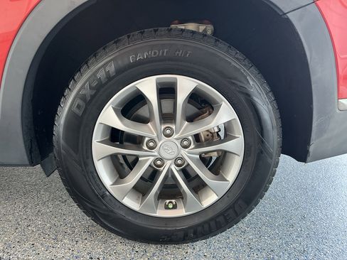 Used 2019 Hyundai Santa Fe SEL FWD image 35