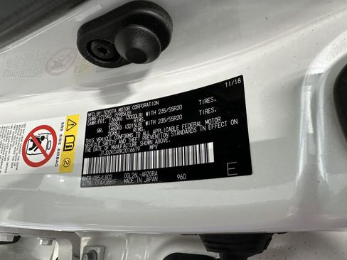 Used 2019 Lexus RX 350L w/ Premium Package image 12