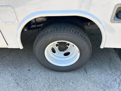 New 2027 Ford E-350 and Econoline 350 Super Duty w/ Power Equipment Group RWD image 31
