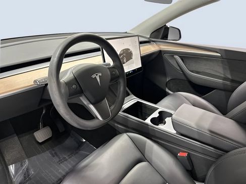 Used 2023 Tesla Model Y Long Range AWD/4WD image 13