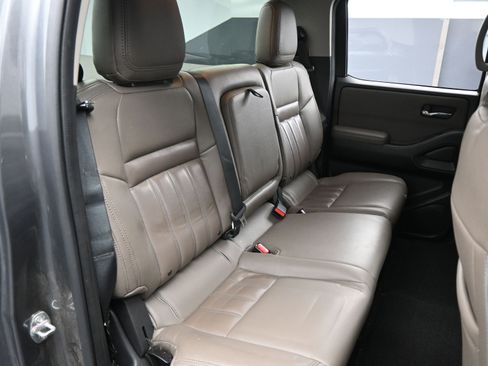 Certified 2022 Nissan Frontier SV image 14