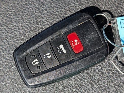 Used 2020 Toyota Camry XSE image 32