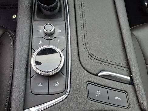 Certified 2024 Cadillac XT6 Luxury w/ LPO, Floor Liner Package AWD/4WD image 31