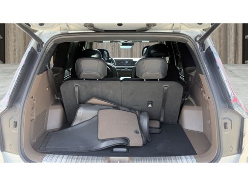 Used 2024 Kia EV9 GT-Line AWD/4WD image 14