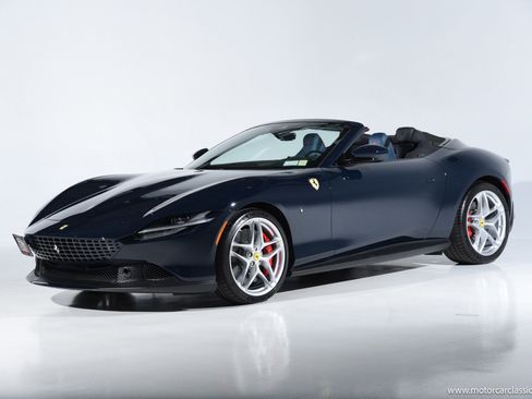Used 2025 Ferrari Roma Spider RWD image 4