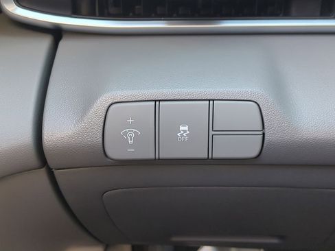 Used 2025 Hyundai Elantra Sport image 17