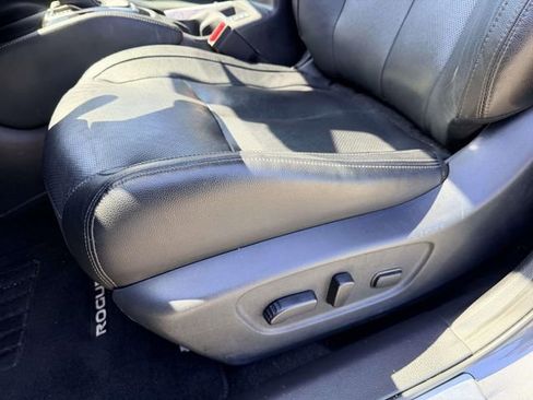 Used 2020 Nissan Rogue SL w/ Premium Package FWD image 15