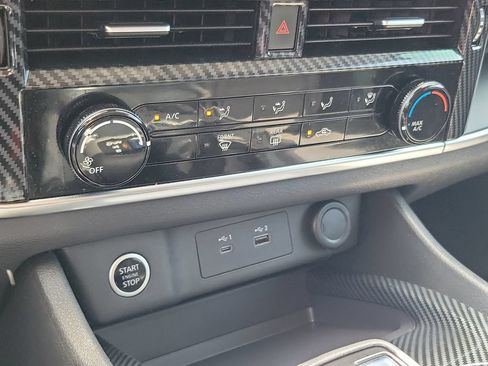 Used 2021 Nissan Rogue S FWD image 25