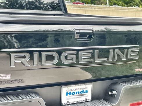 Certified 2025 Honda Ridgeline Sport image 8