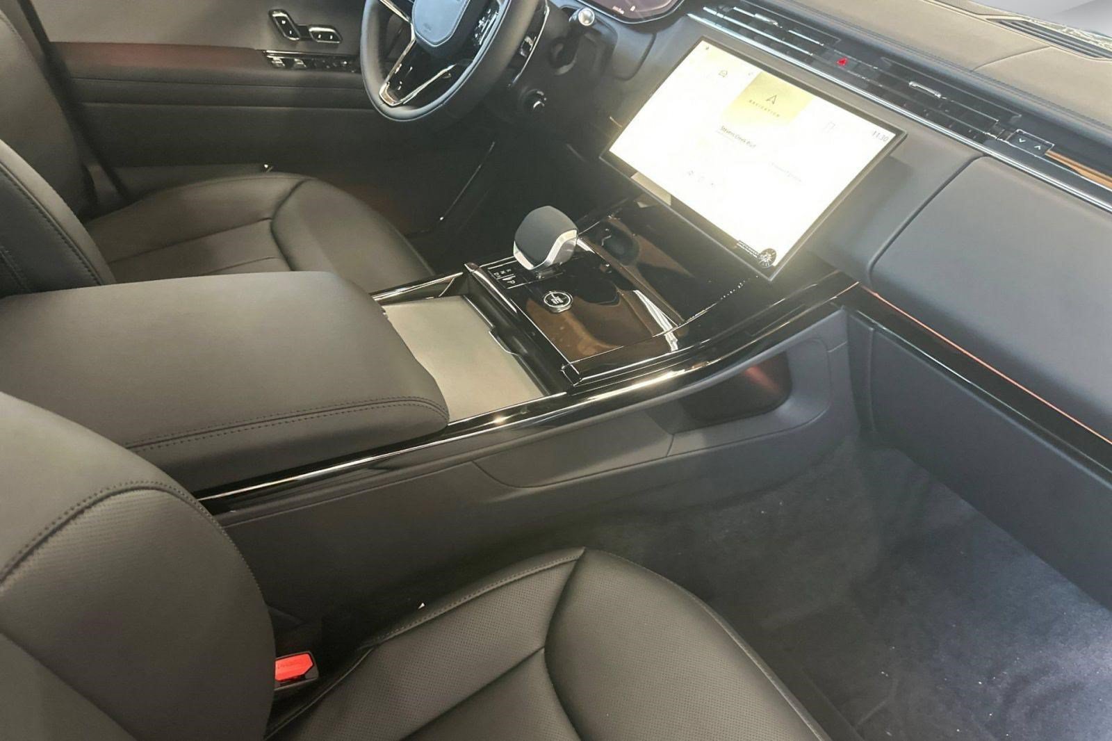 New 2027 Land Rover Range Rover Sport Dynamic SE AWD/4WD image 18