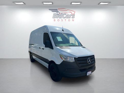 Used 2023 Mercedes-Benz Sprinter 2500 image 3