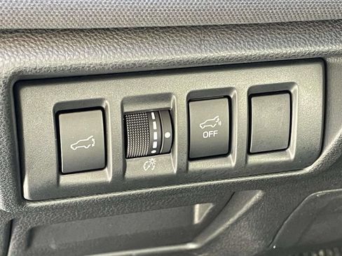 Certified 2025 Subaru Outback Premium w/ Popular Package #1 AWD/4WD image 9