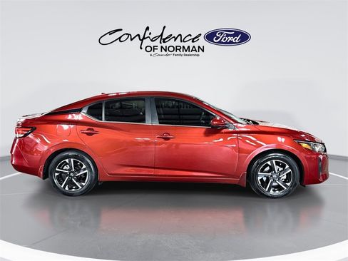 Used 2025 Nissan Sentra SV w/ All-Weather Package image 10