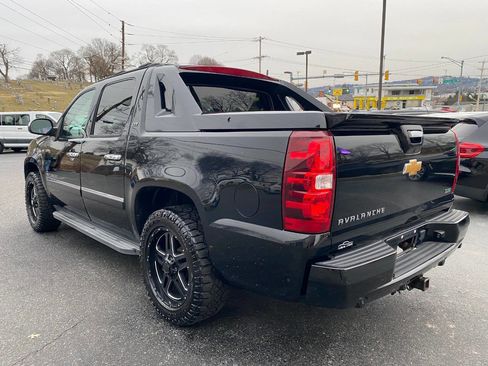 Used 2012 Chevrolet Avalanche LTZ image 5