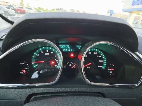 Used 2011 Chevrolet Traverse LT w/ LPO, 'HIT The Road' Package FWD image 22