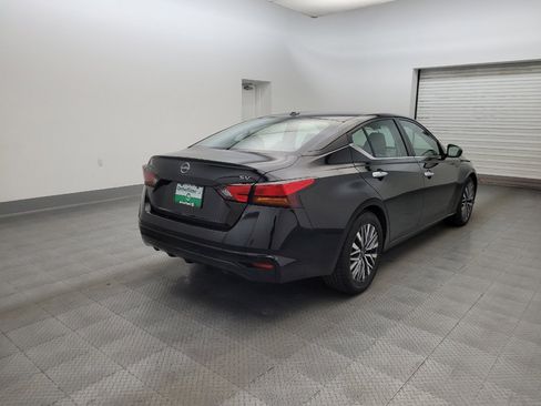Used 2023 Nissan Altima 2.5 SV FWD image 9
