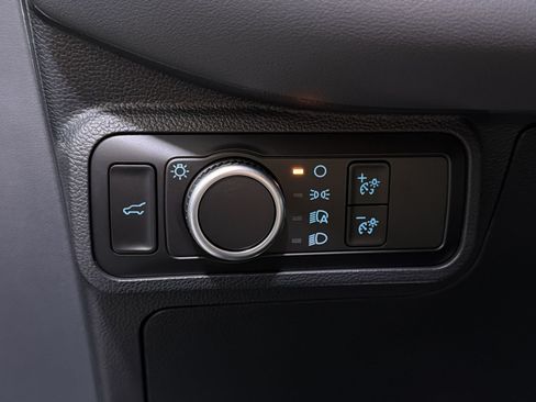 Used 2025 Ford Explorer Active RWD image 31