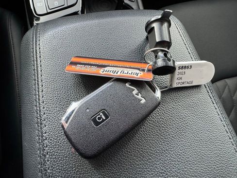 Used 2023 Kia Sportage X-Pro AWD/4WD image 3