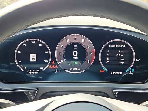 Certified 2025 Porsche Cayenne S AWD/4WD image 24