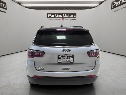 Certified 2025 Jeep Compass Limited AWD/4WD image 6