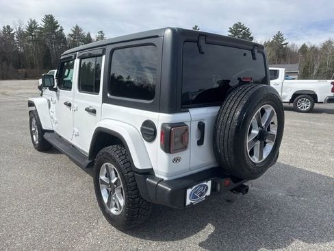 Used 2020 Jeep Wrangler Unlimited Sahara AWD/4WD image 4