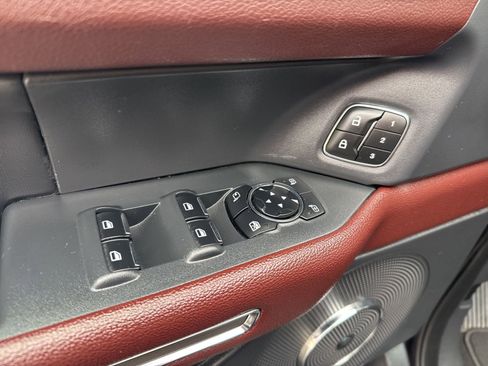 Used 2023 Ford Expedition Limited image 23