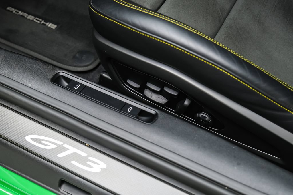 Used 2022 Porsche 911 GT3 RWD image 32