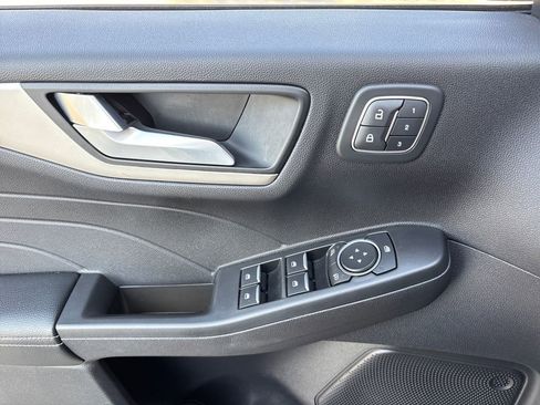 Used 2021 Ford Escape SEL w/ Technology Package image 16