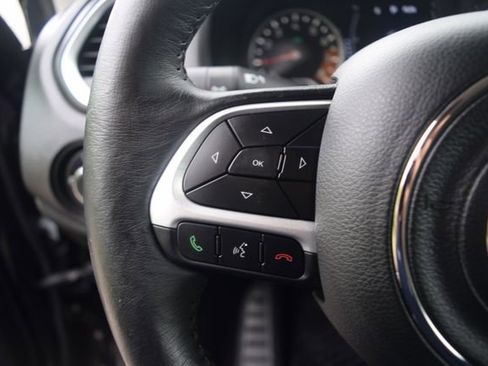 Used 2019 Jeep Renegade Latitude w/ Cold Weather Group AWD/4WD image 6