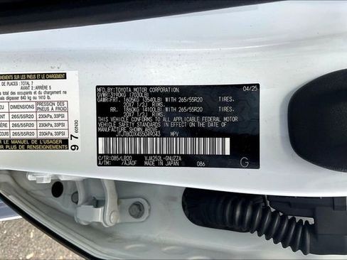 Used 2025 Lexus GX 550 w/ Accessory Package (2T) AWD/4WD image 9