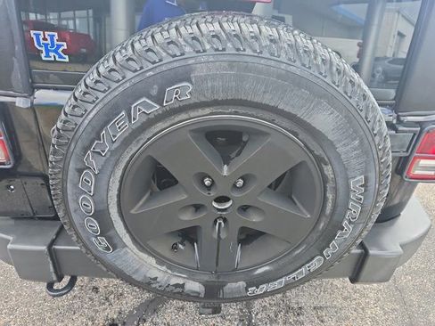 Used 2011 Jeep Wrangler Unlimited Sport image 13