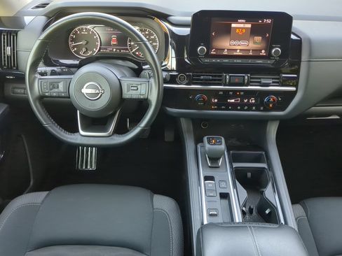 Used 2024 Nissan Pathfinder SV FWD image 50