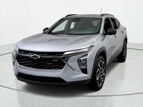 Certified 2024 Chevrolet Trax RS w/ Sunroof Package FWD image 8